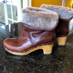 UGG Lynnea Short Leather Shearling Wood Clog Boots